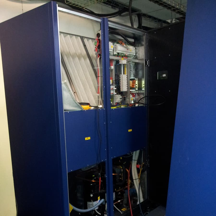 Example of a Close control server room system